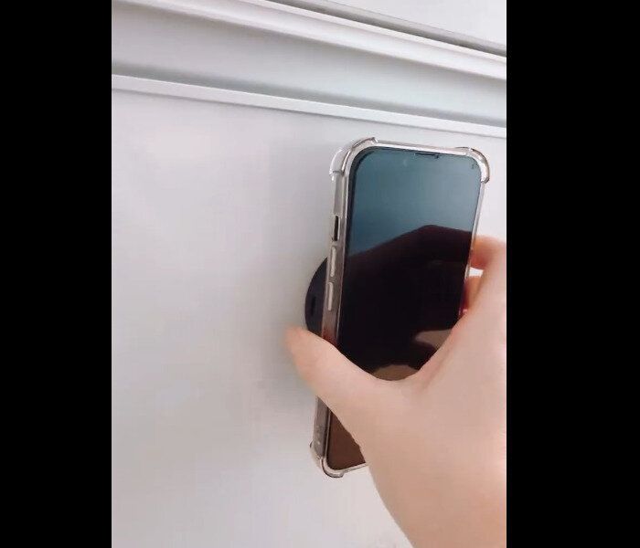 【セリア】110円で解決！iPhoneケース用MagSafe対応ステッカー