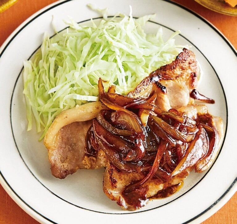 ソースの2種がけで家族も大喜び！ハンバーグトマトソース＆チーズソースレシピ