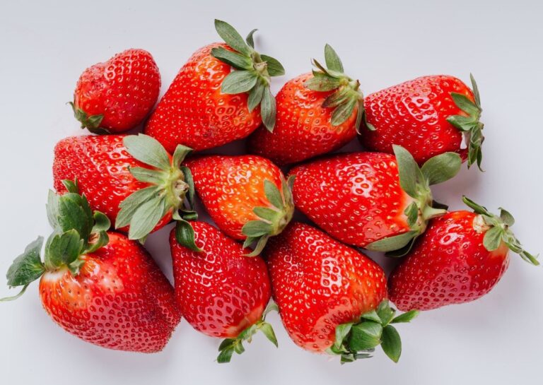 じつは避けたほうがいいかも!?野菜のプロが教えるイチゴの「もったいない」食べ方4選