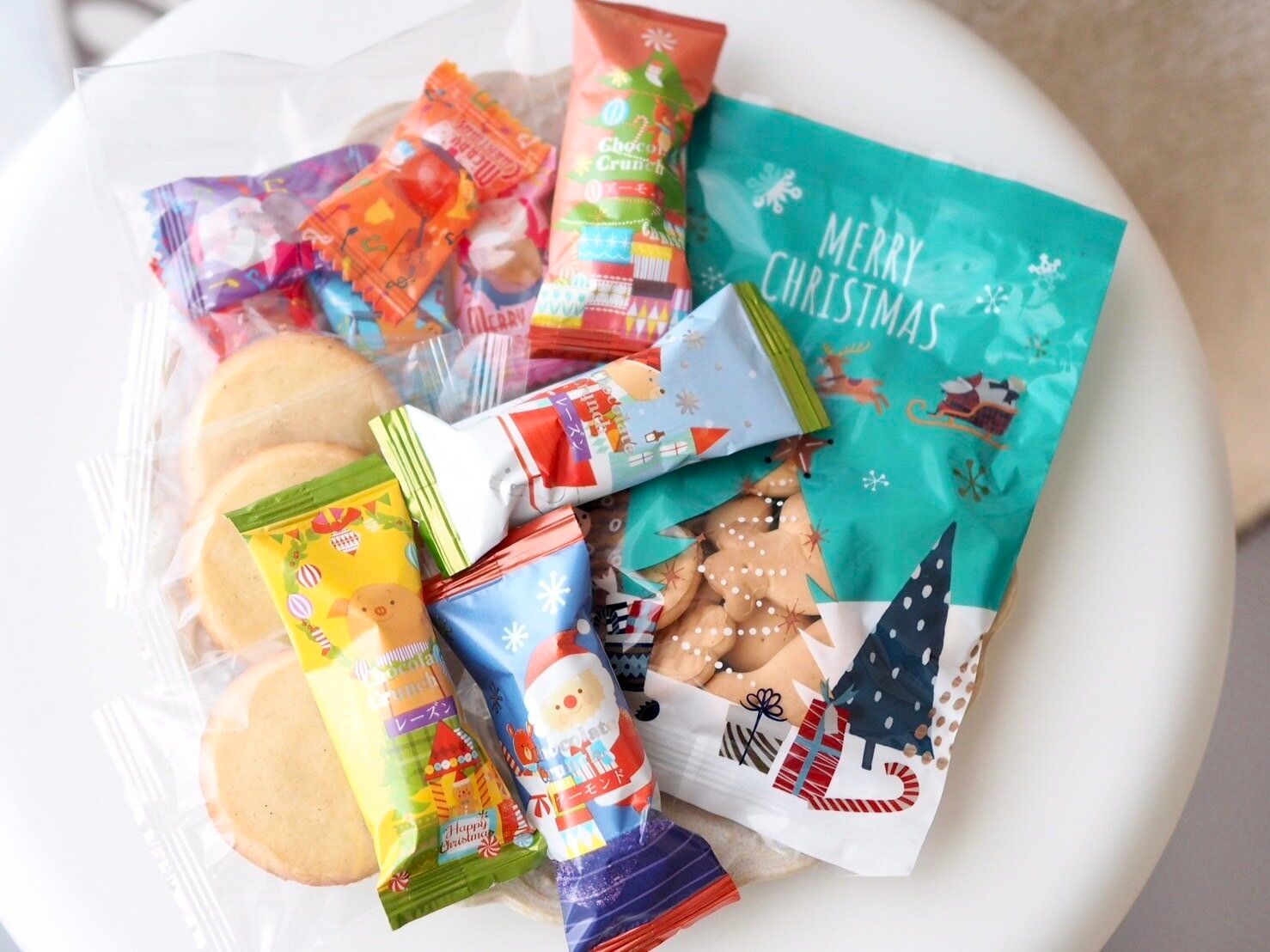 シャトレーゼ「クリスマススイーツドール」中身の写真