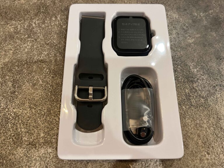 ダイエットや健康管理に大活躍！スマートウォッチも3COINSなら5,000円以下で買えちゃう