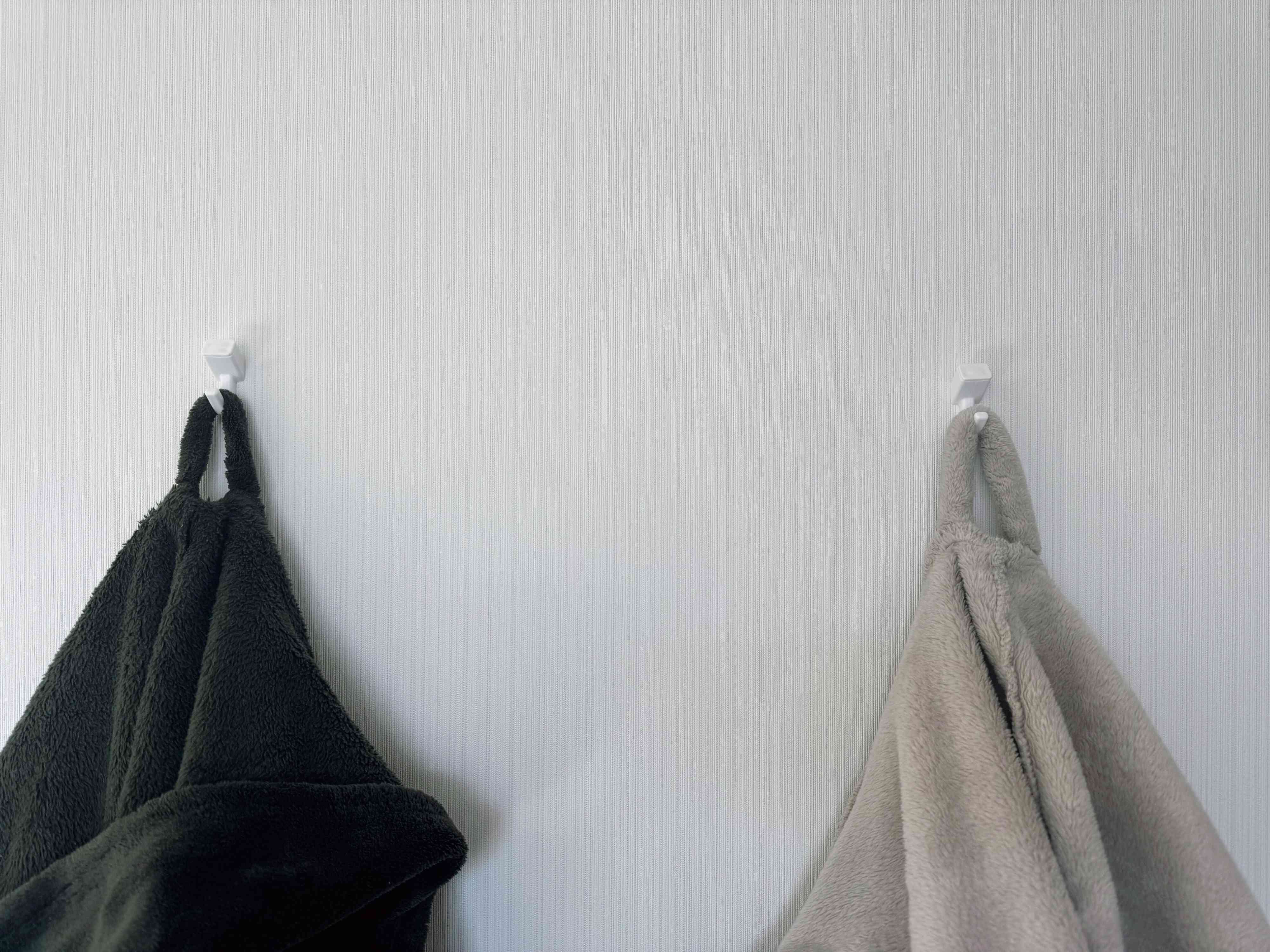 2．ピン跡が残りにくいピンフック 強力 2個