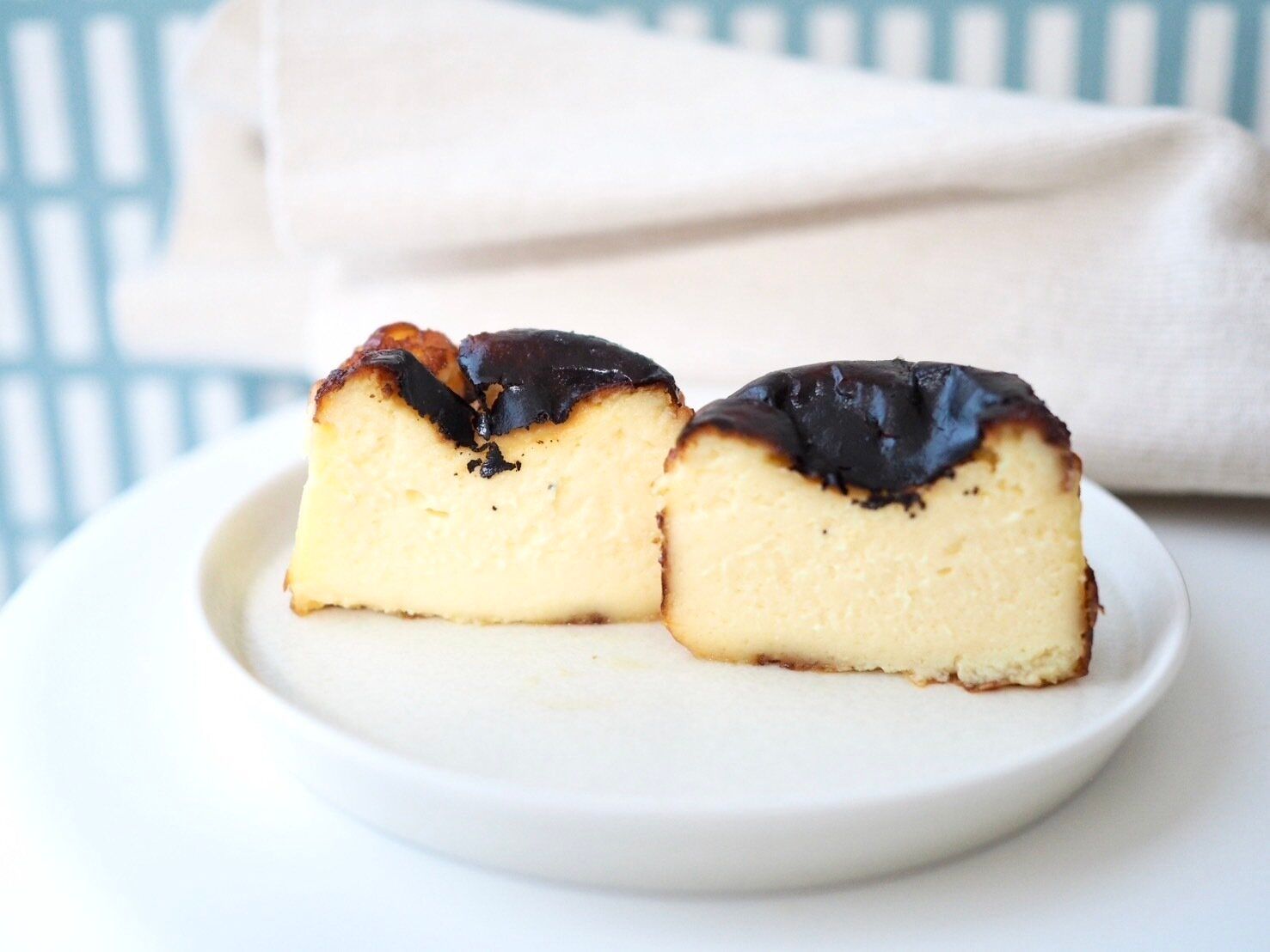 シャトレーゼ「半熟ガトーフロマージュ」断面写真