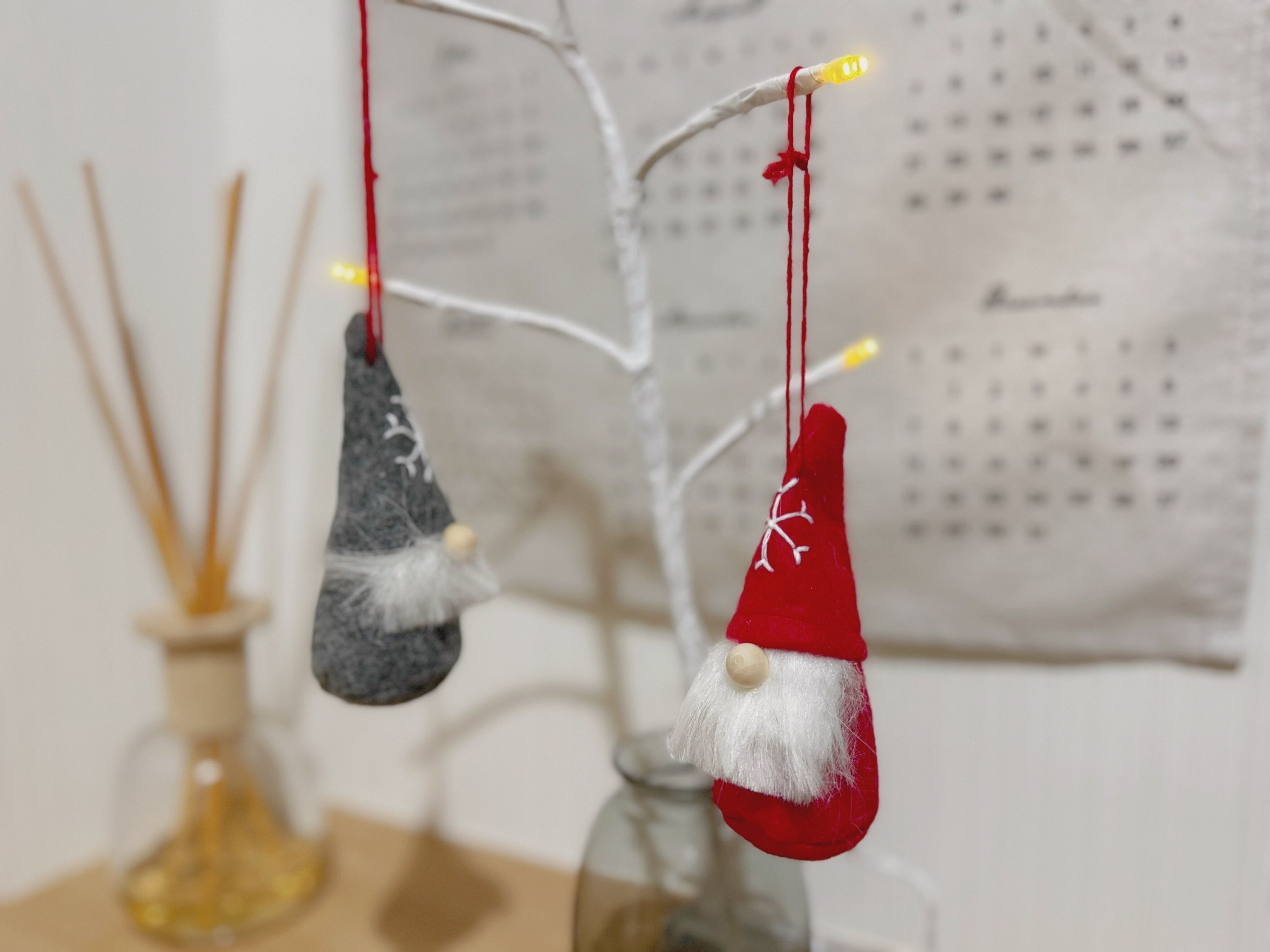 飛ぶように売れてる【セリア】「ミニマルにクリスマスインテリアを楽しめる！」超優秀人気グッズ3選