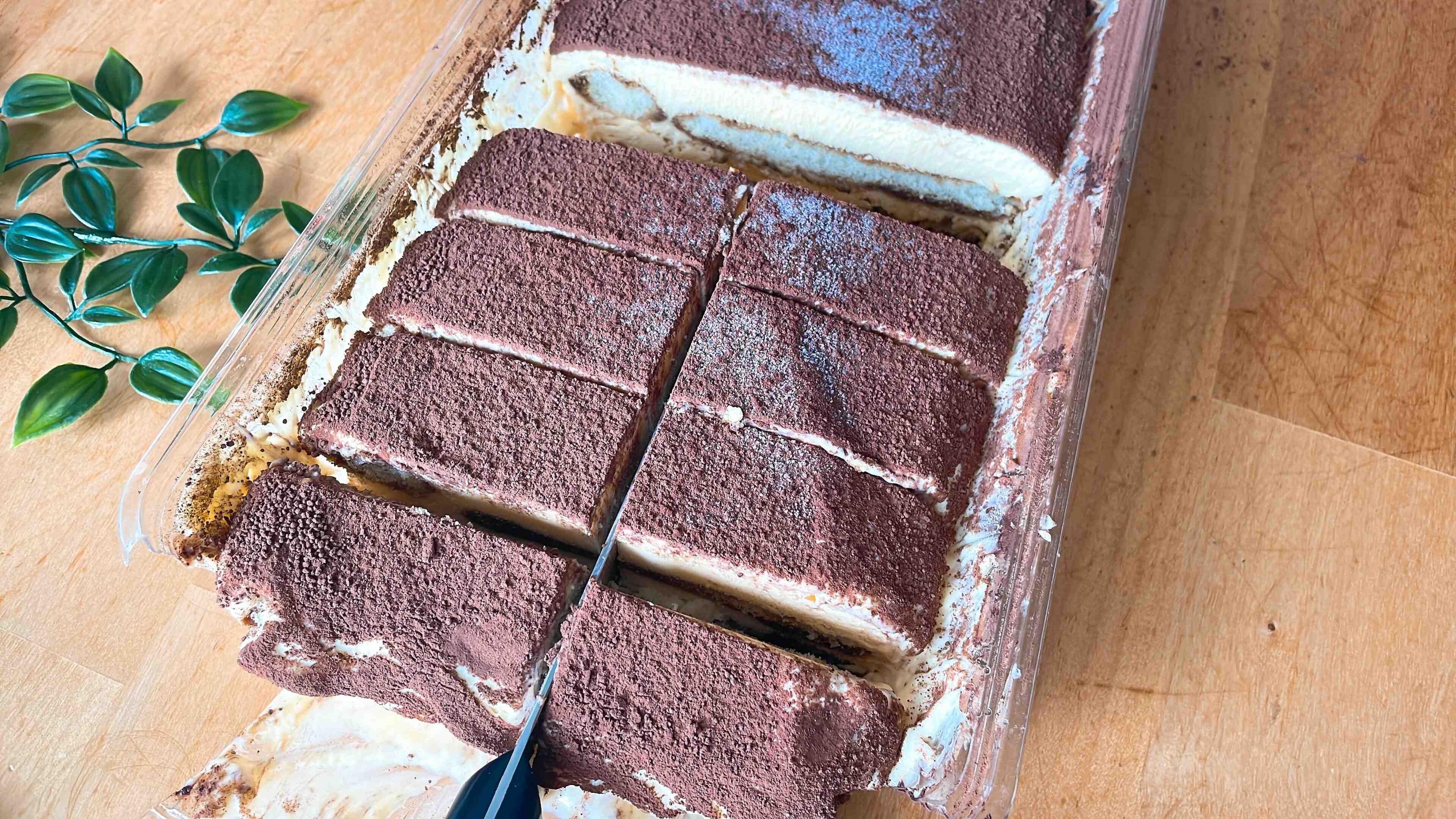 半冷凍でカットするとキレイにカットできます