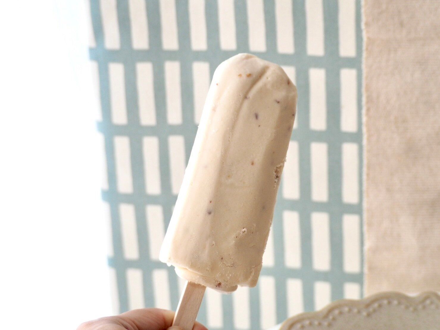 シャトレ－ゼ「キャンディングアーモンド入り バタースコッチバー」商品写真