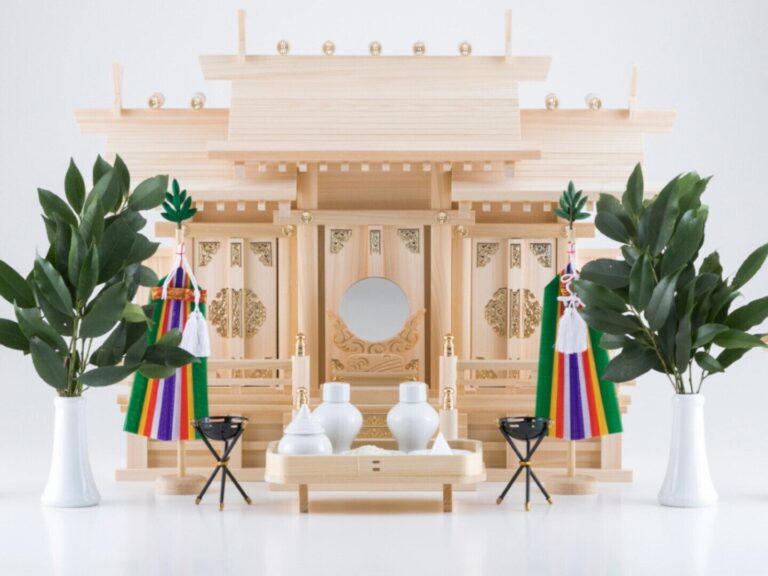 神棚がないご家庭ではどうする？神さまの力が宿るお神札（おふだ）のまつり方って？