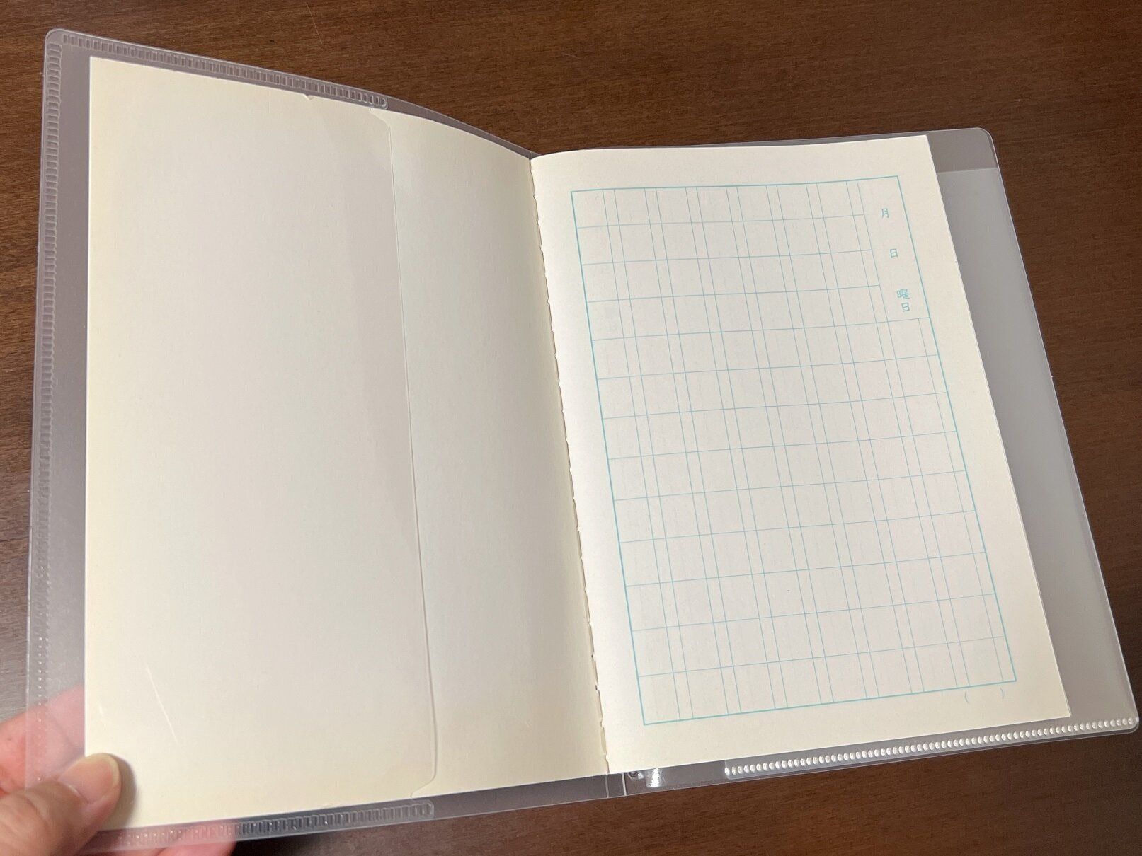 ノートカバーにもなる