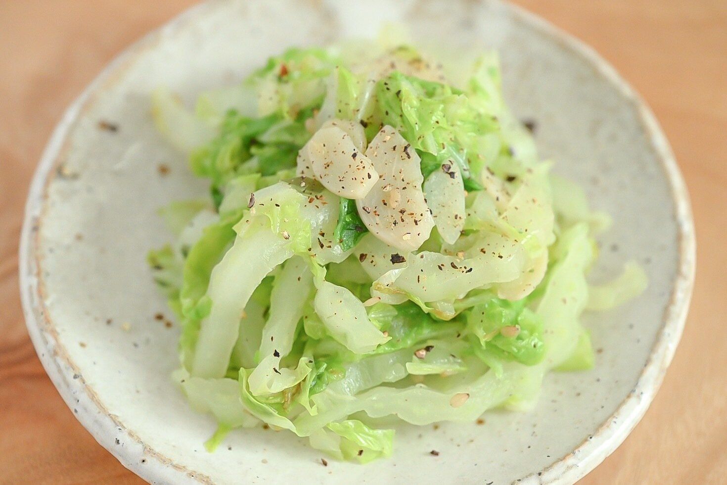 皿に盛られた白菜炒め