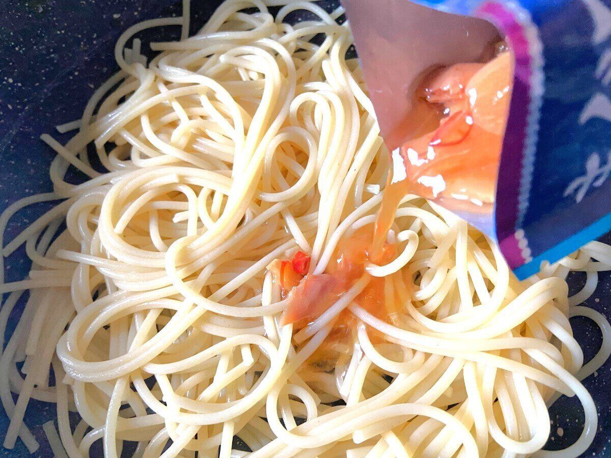 まぐろのガーリック醤油ソース