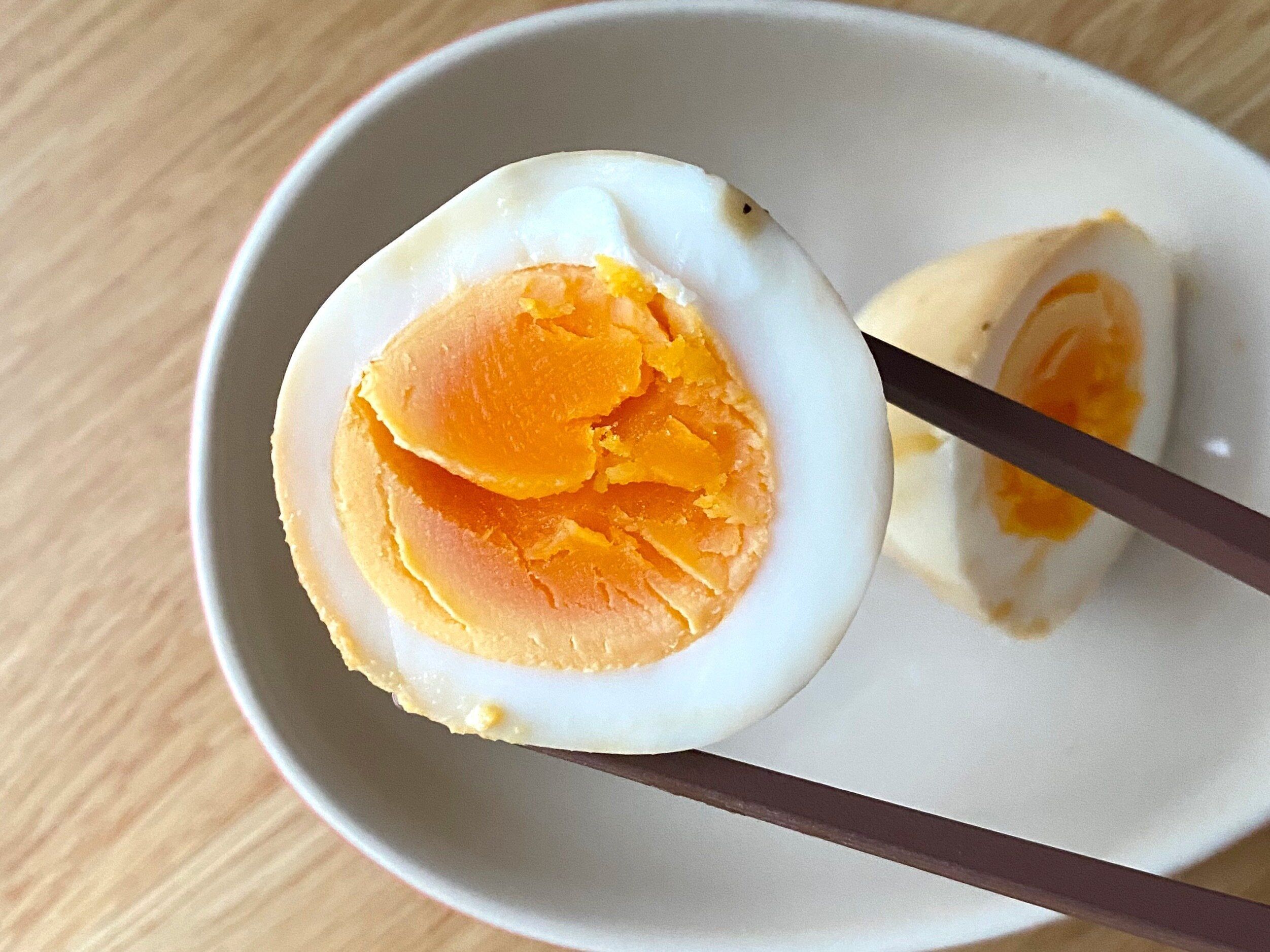 なんでもスモークソースつくった燻製卵