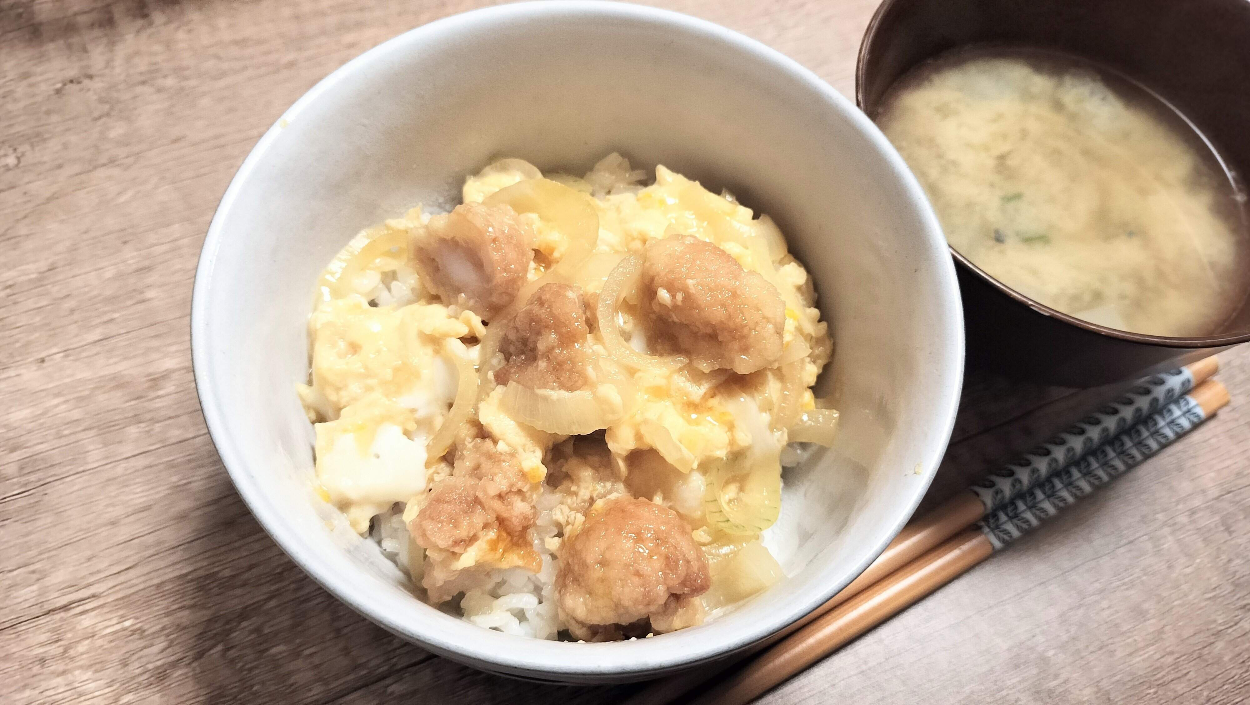 竜田揚げの卵とじ丼