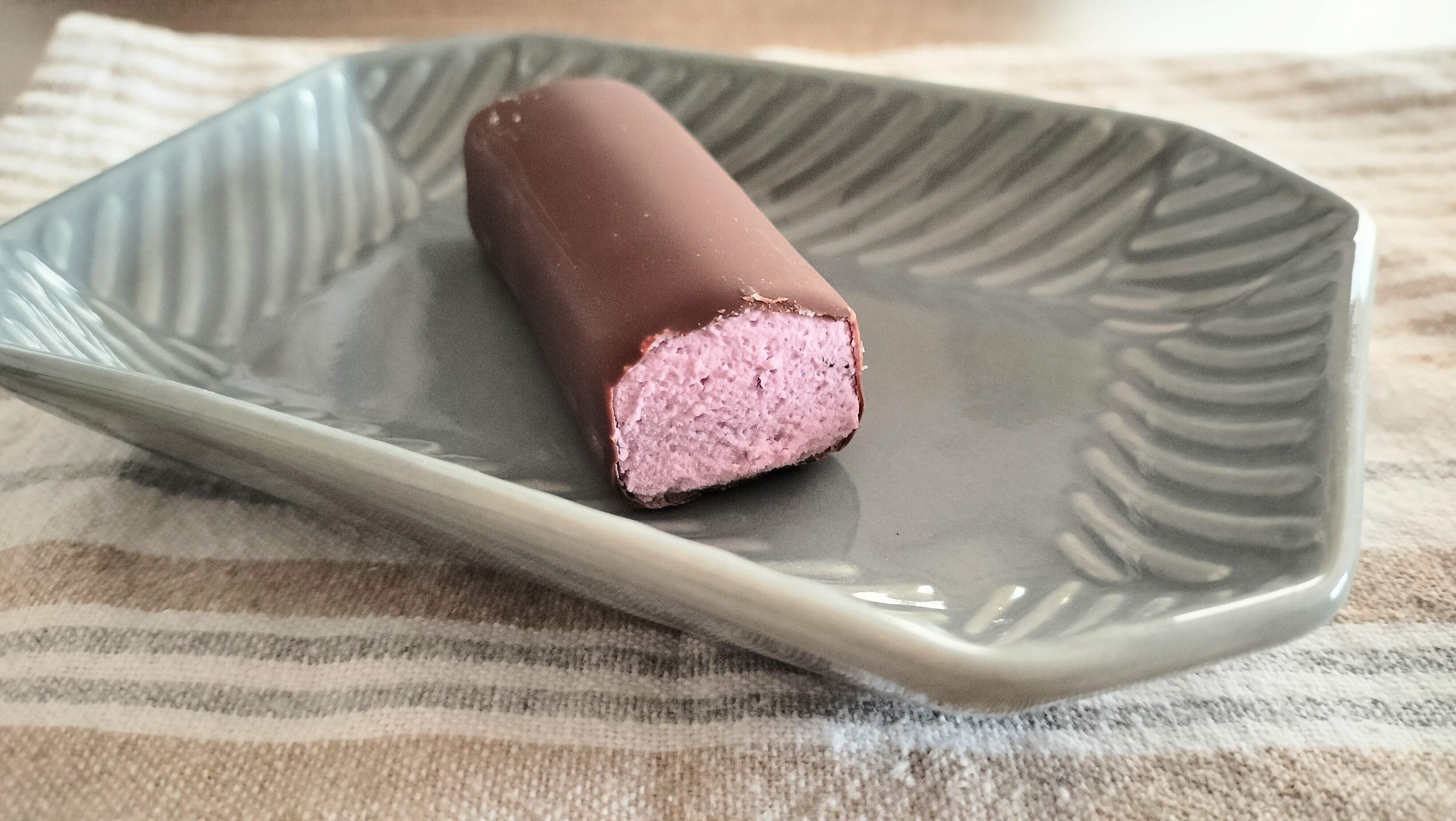 ブルーベリーのチョコチーズケーキの断面