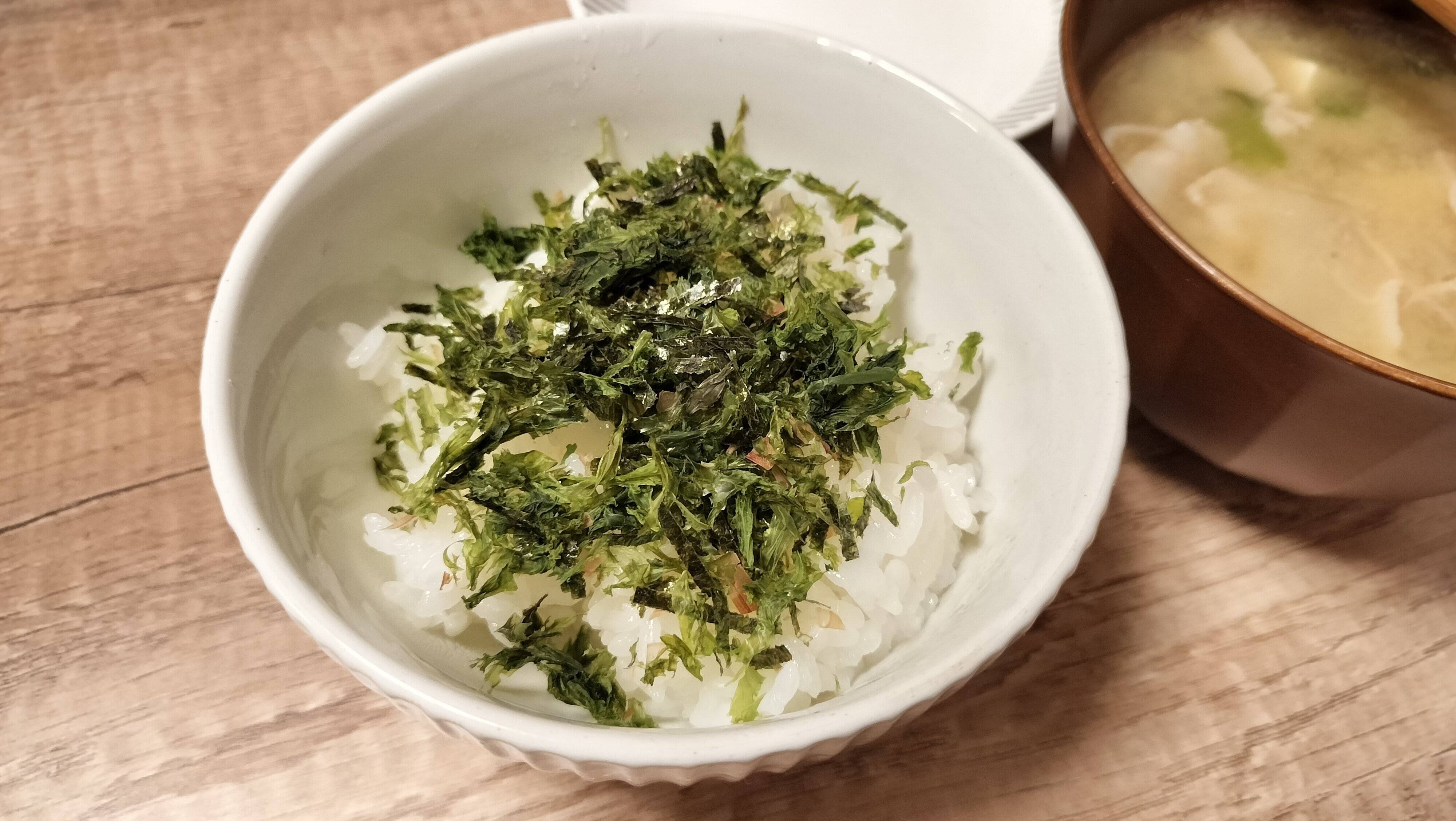 漁師のぶっかけ海苔をごはんにかけたもの