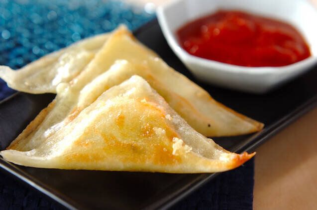 チーズとバジルの揚げ焼き