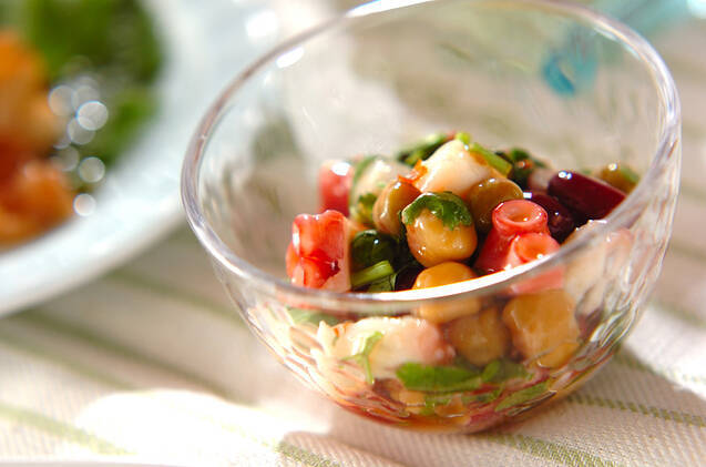 タコとお豆のエスニックサラダ