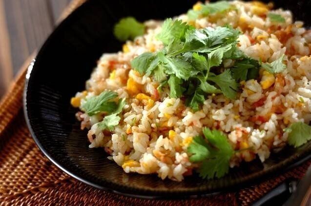 パクチーたっぷりエスニックチャーハン