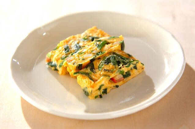 ニラとカニカマの卵焼き