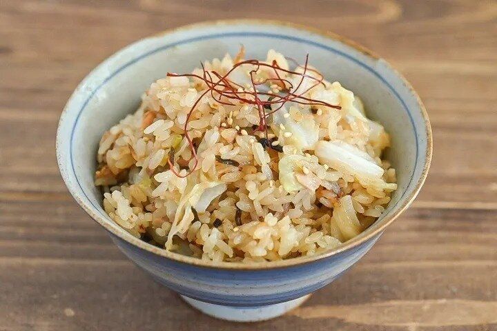 キャベツとツナ缶の炊き込みごはん
