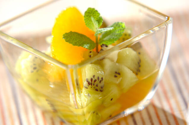 オレンジとキウイのマチェドニア