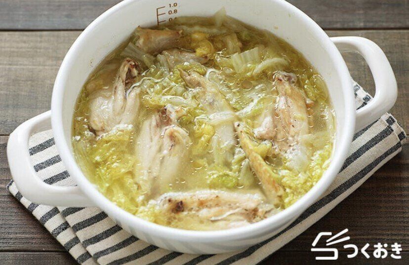 手羽先と白菜のパイタンスープ