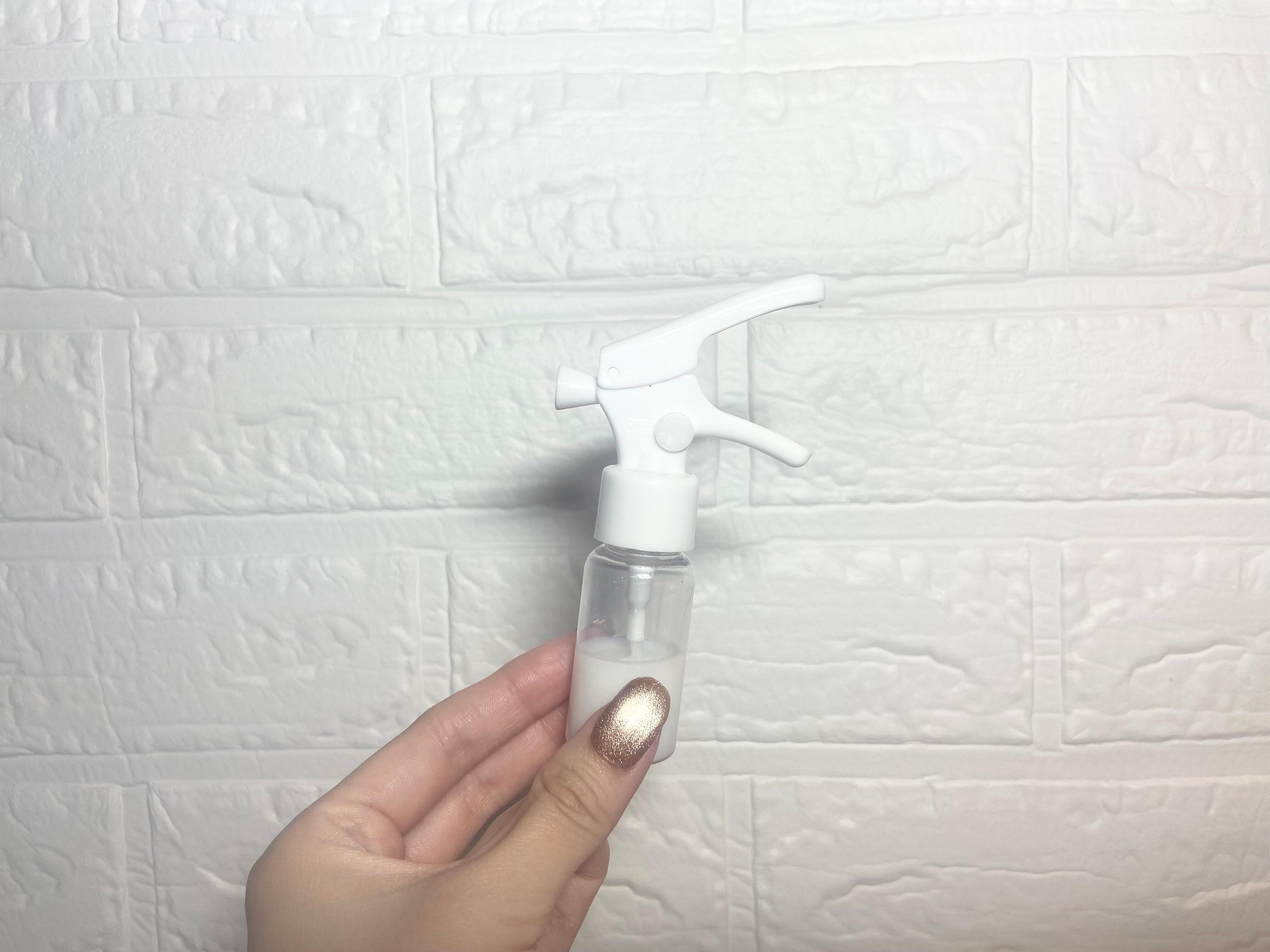 ダイソー レバー式スプレーボトル（１５ｍＬ）