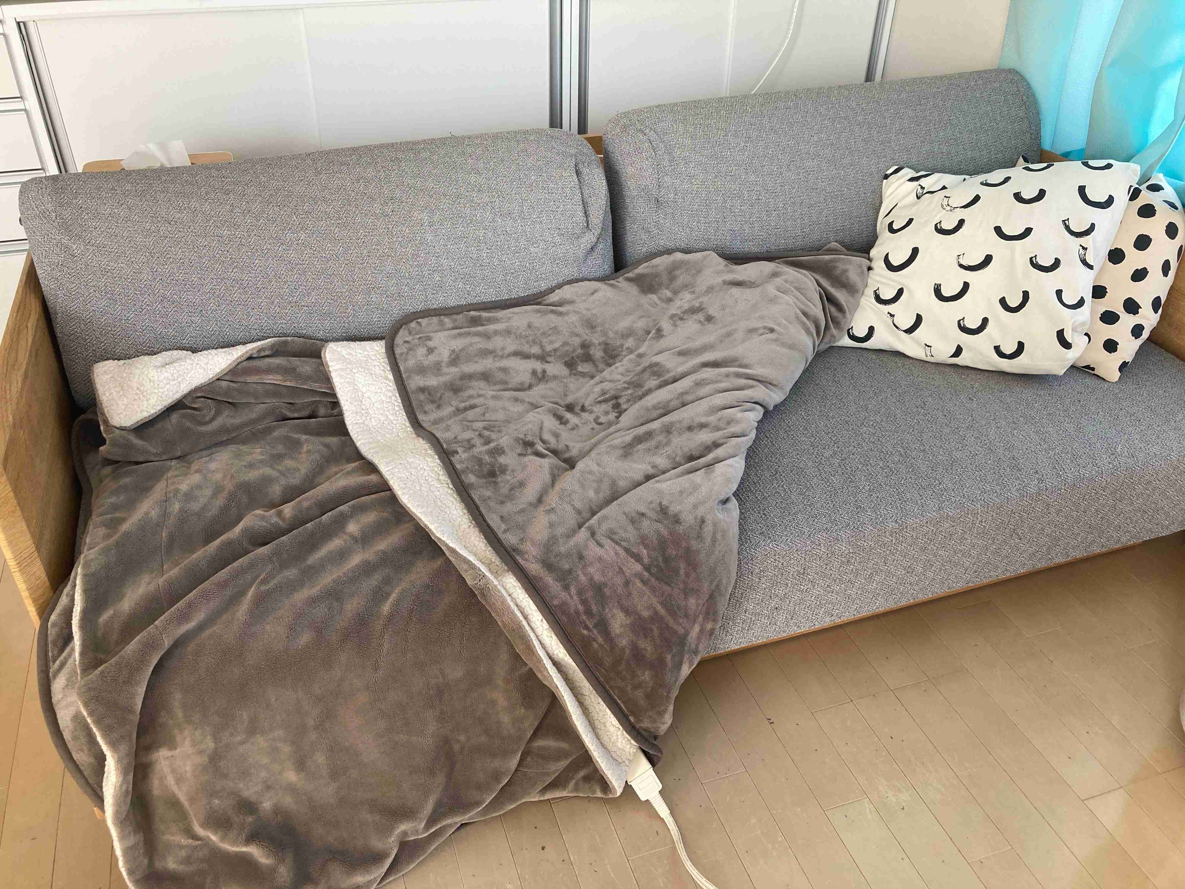 ソファと電気毛布