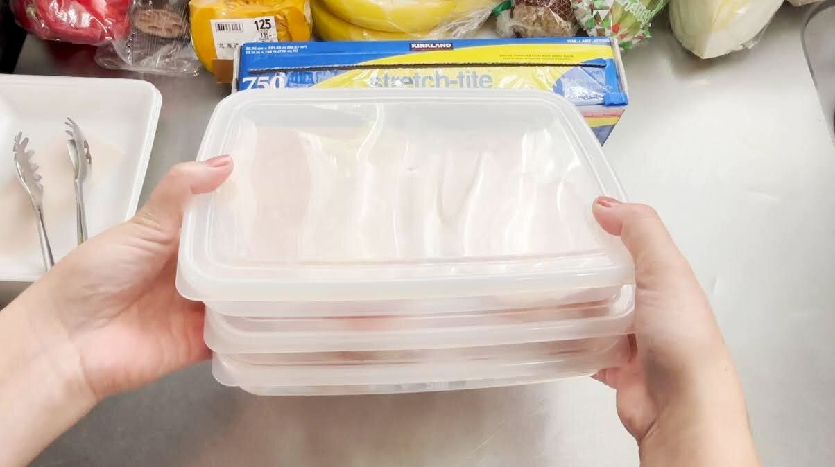 食品用シール容器に入れた食材