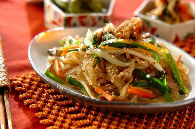 焼き肉のタレで簡単！野菜たっぷりチャプチェ