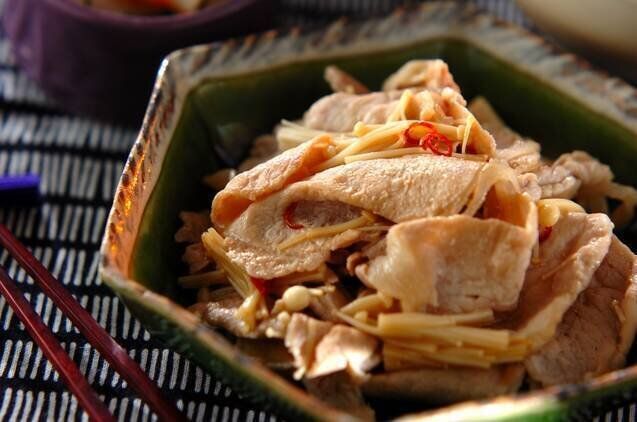 豚肉とエノキのピリ辛炒め