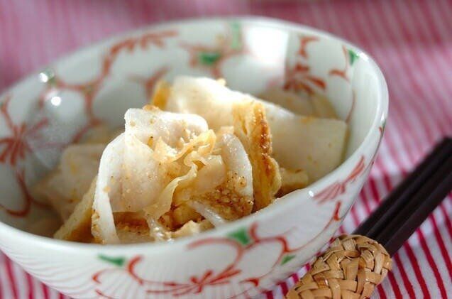 大根と油揚げのゴマ酢和え