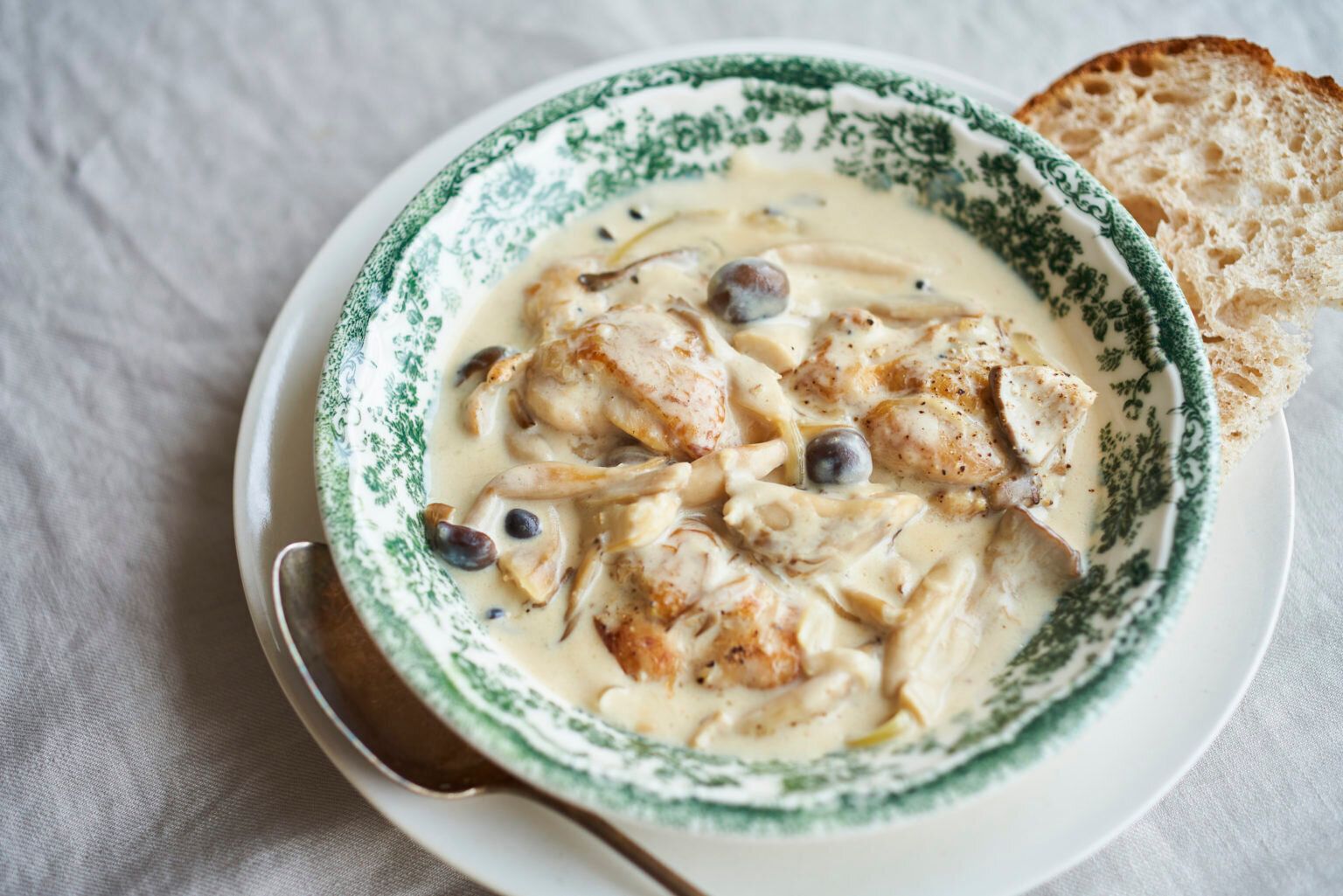 たっぷりきのこのみそシチュー