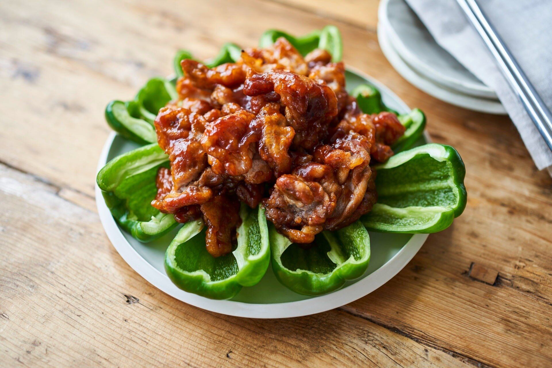 カリカリ豚のピーマンサラダ