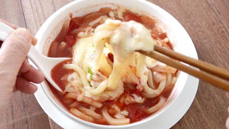 レンジ1発でできるうどんレシピ2選！驚きのチーズが伸びるアレンジも「簡単すぎるのに美味しすぎ」