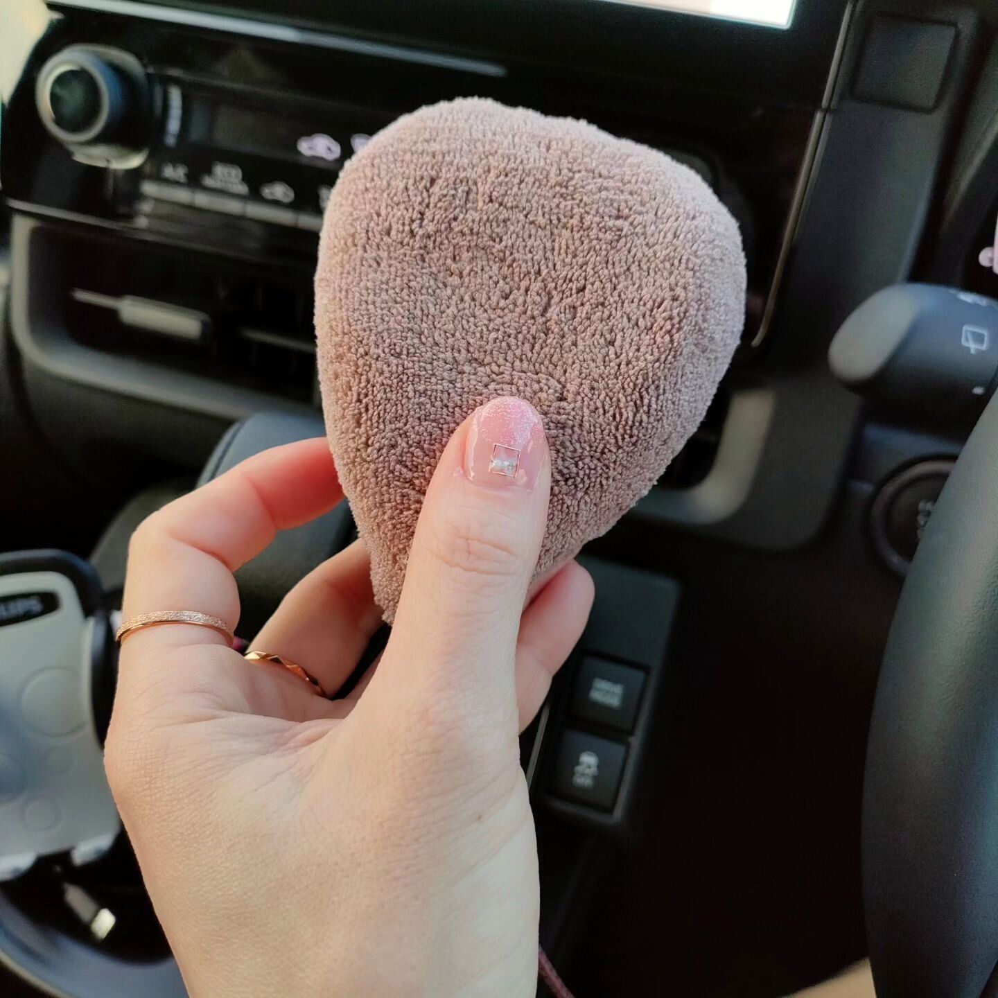 いつでも車内を清潔に!「マイクロファイバークリーナー」