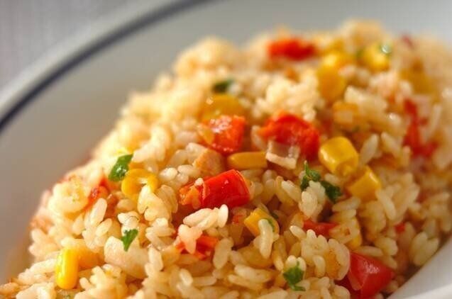 ベーコン入りコーンとバターじょうゆのピラフ