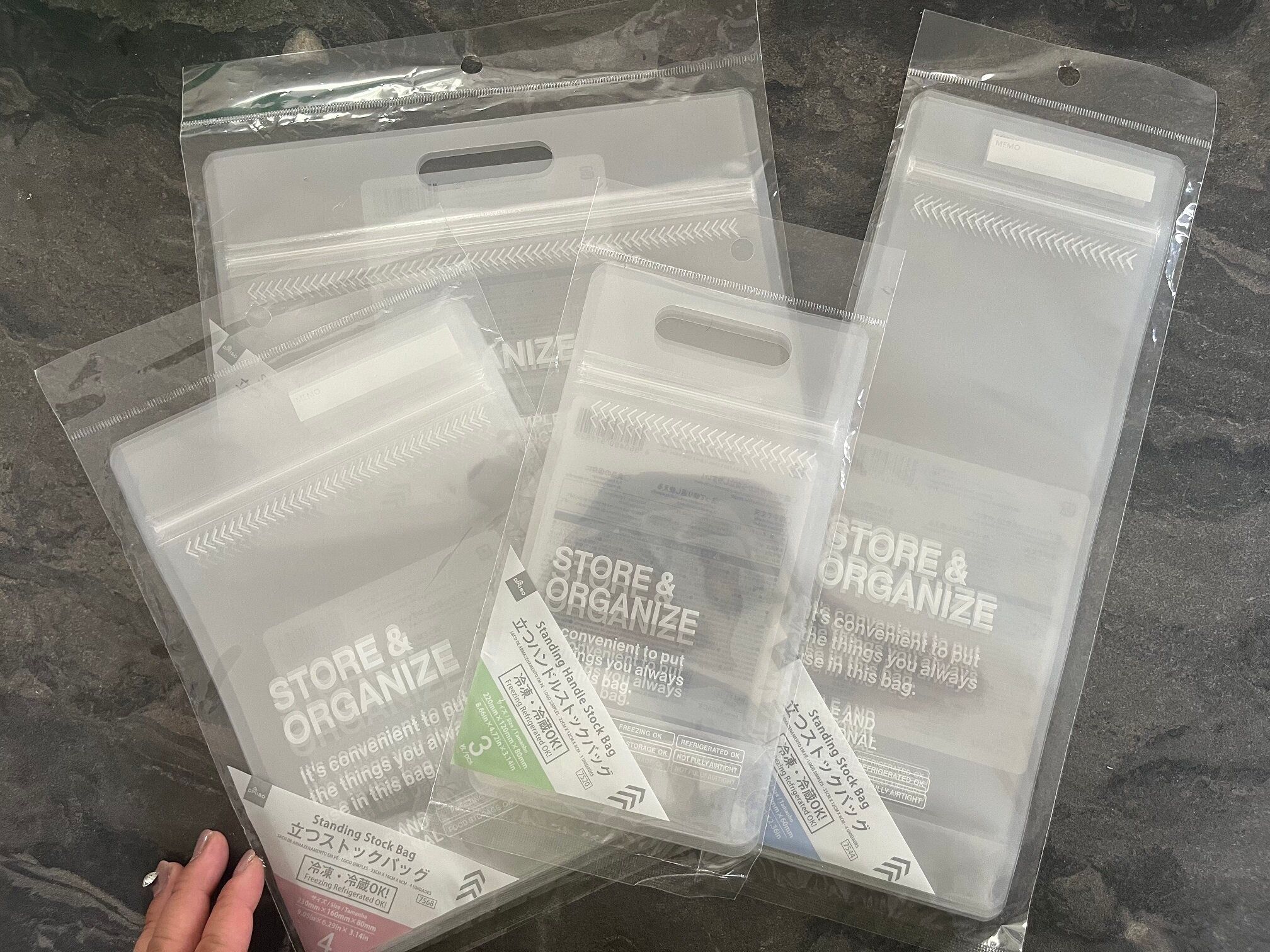 【ダイソー】「立つ」ストックバッグが便利!賢い使い方を整理収納のプロが解説