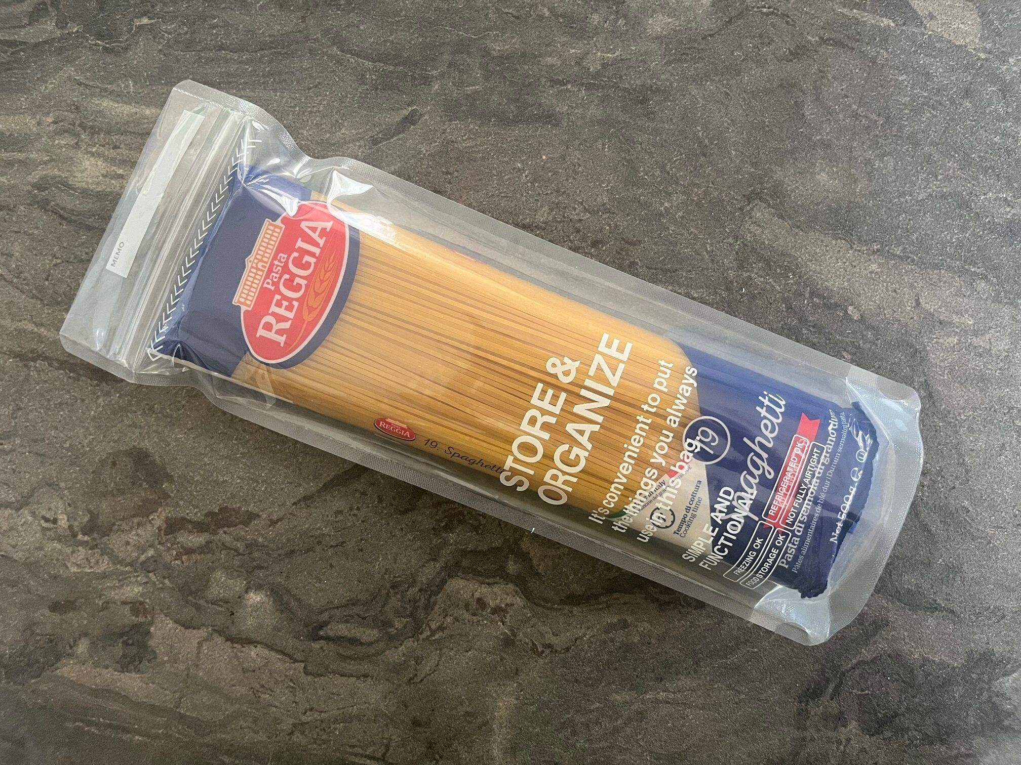 【ダイソー】「立つ」ストックバッグが便利!賢い使い方を整理収納のプロが解説