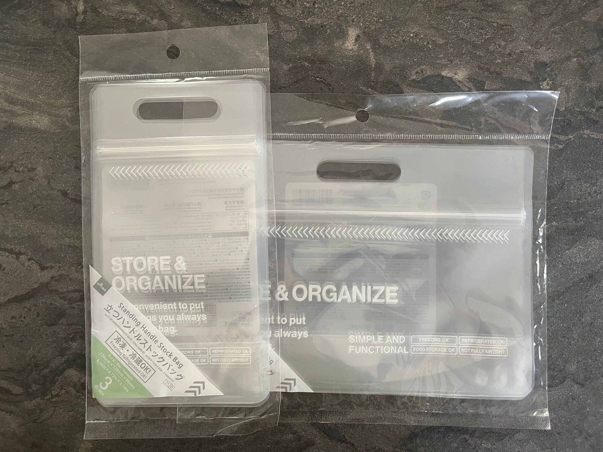 【ダイソー】「立つ」ストックバッグが便利!賢い使い方を整理収納のプロが解説