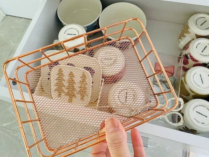 金属製の収納ボックス