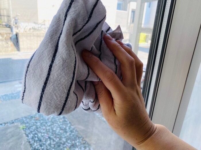 窓の拭き掃除