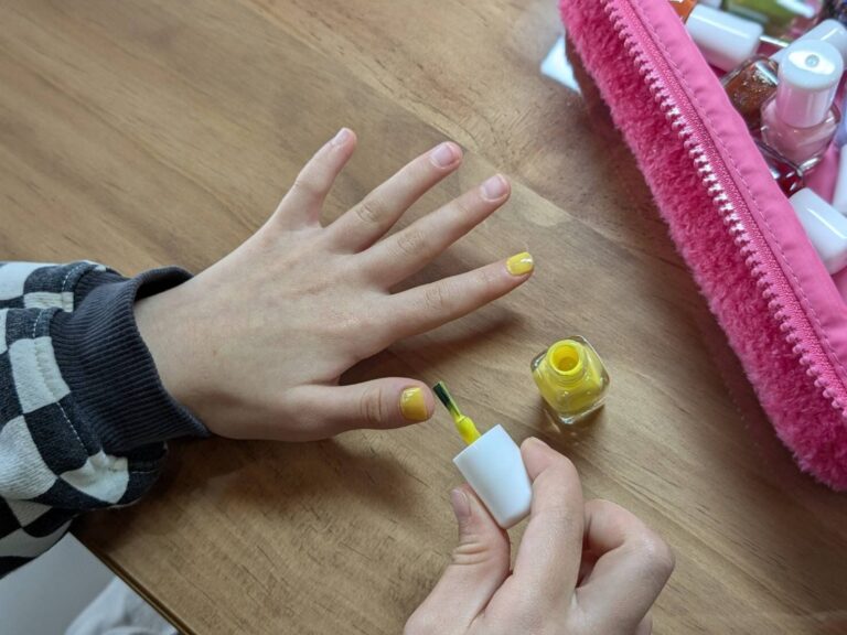 想像以上のクオリティ！“塗ってはがせる“プレゼントに最適な「子どもネイル」