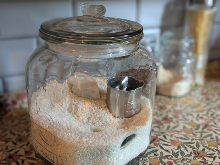 大切なお米の調湿＆脱臭！繰り返し使えてエコな『お米の守り神』