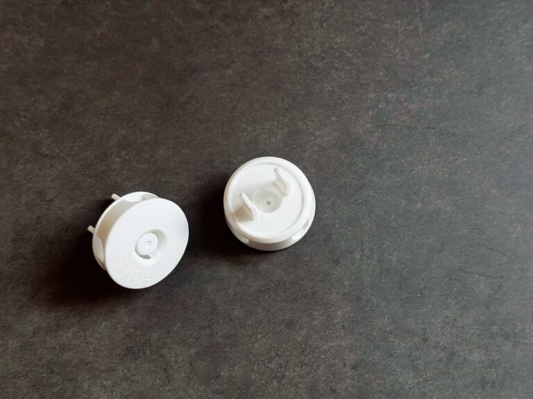 飛ぶように売れてる【ダイソー】「トラッキング火災を防止してくれる」超優秀人気グッズ3選