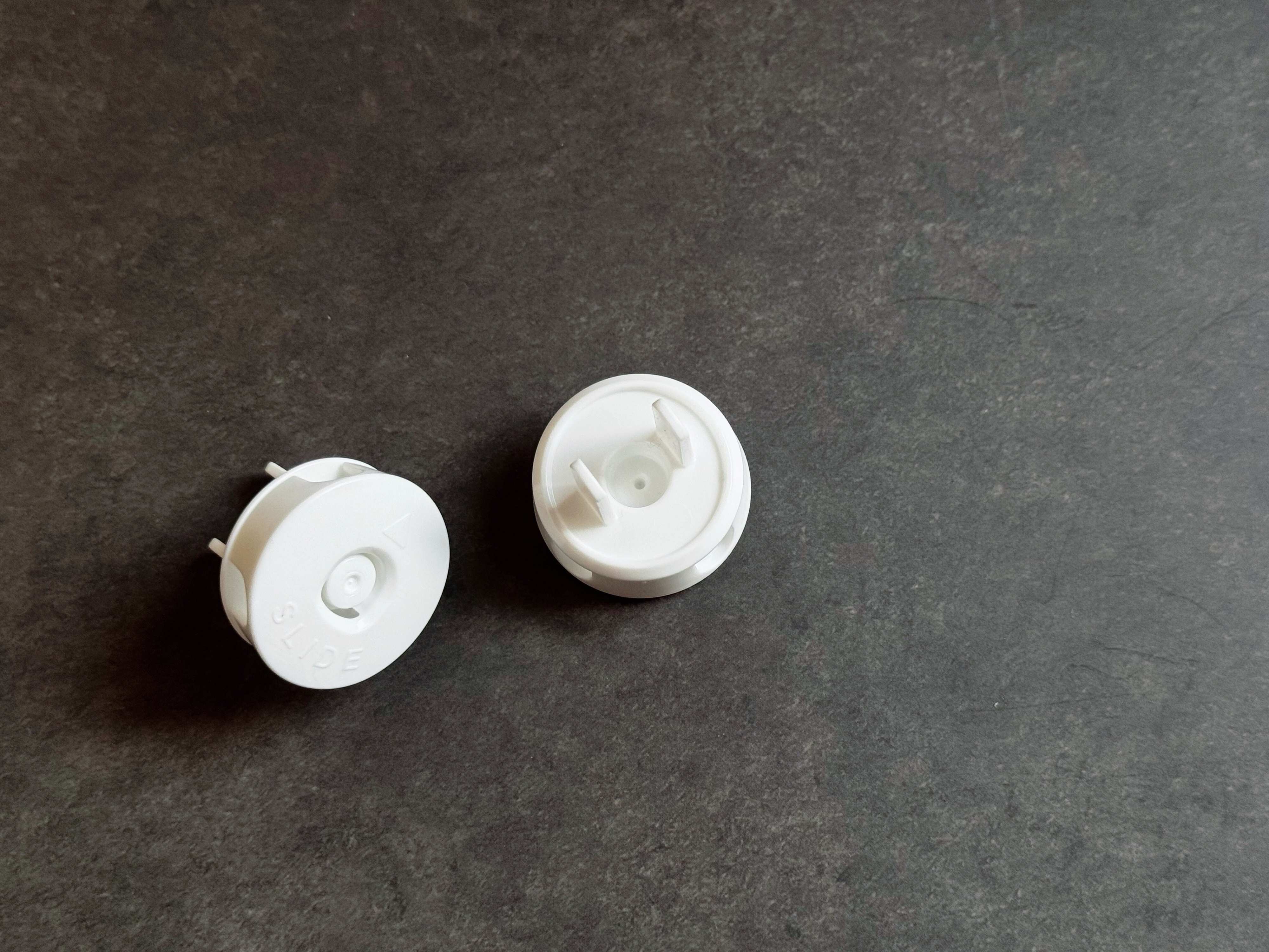 飛ぶように売れてる【ダイソー】「トラッキング火災を防止してくれる」超優秀人気グッズ3選