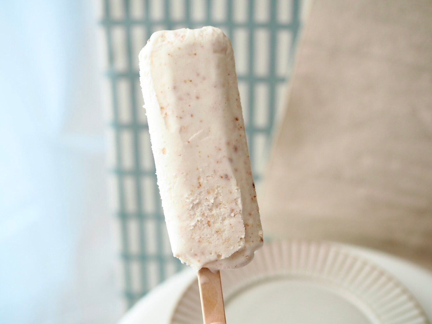 シャトレーゼ「4種のチーズのベイクドチーズケーキバー」商品写真