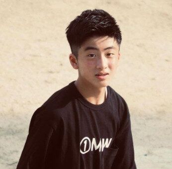 中学生の男の子に似合う流行のヘアスタイル。サッカー選手のような爽やかベリーショート