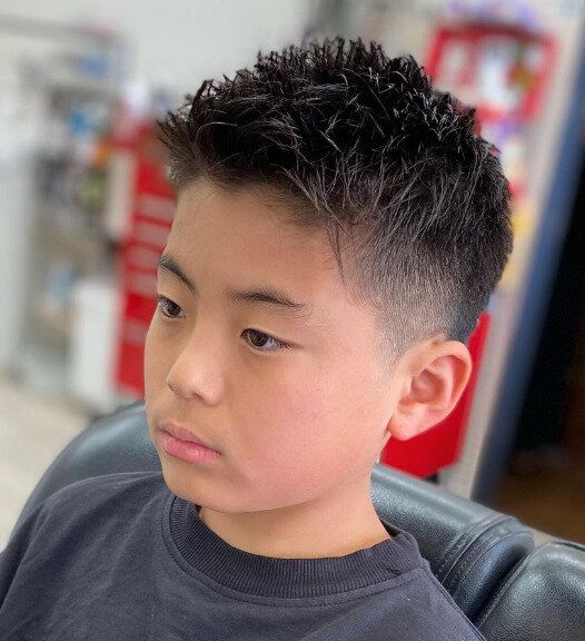 アップバングが好印象！スパイキーショート