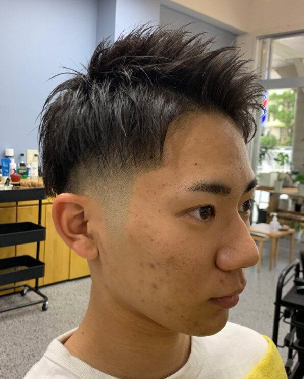 中学生の男の子に似合う流行のヘアスタイル。スポーツ男子におすすめ！爽やかアップバングヘア