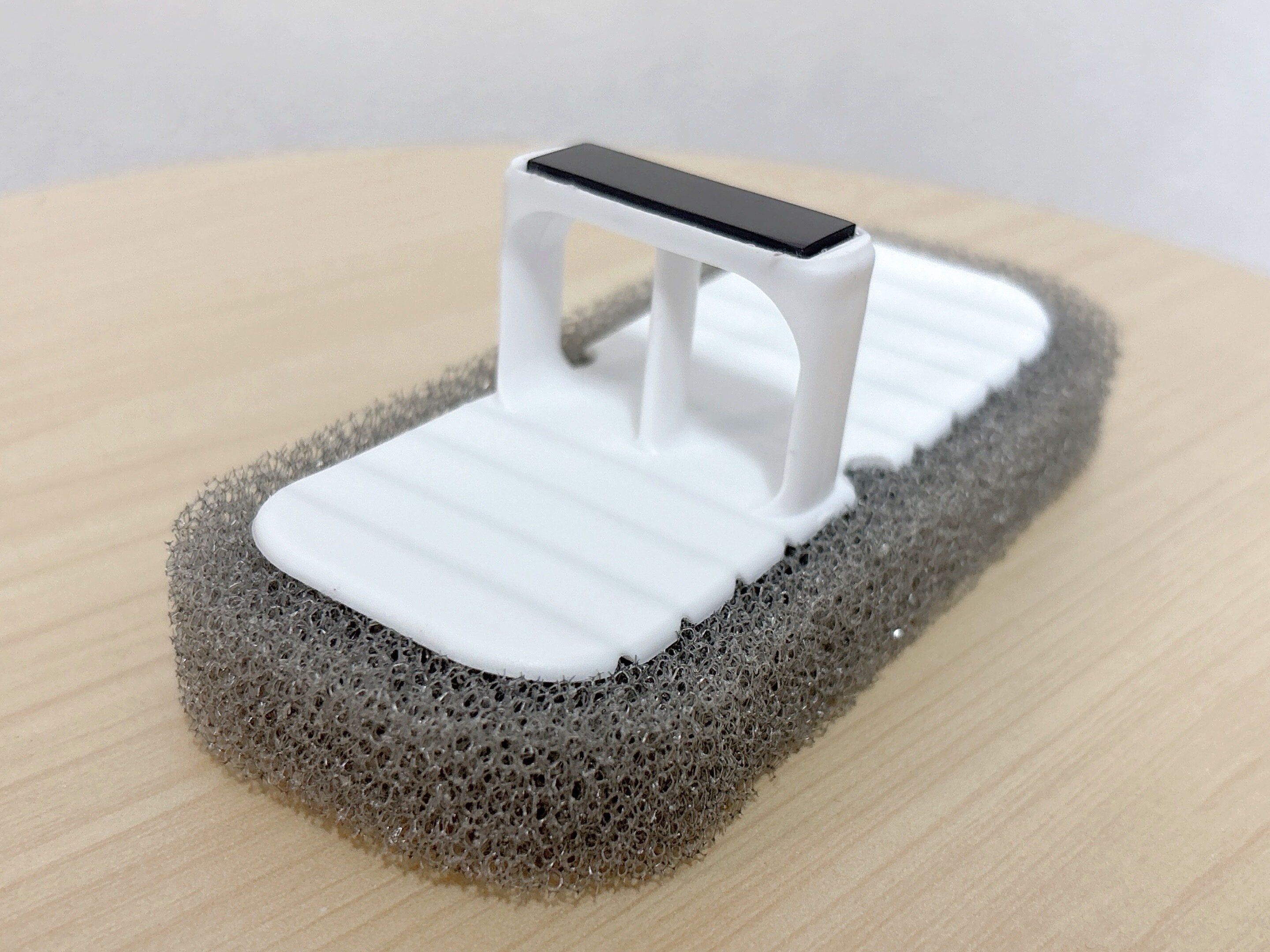 ダイソー磁石で引っ付くお風呂スポンジ